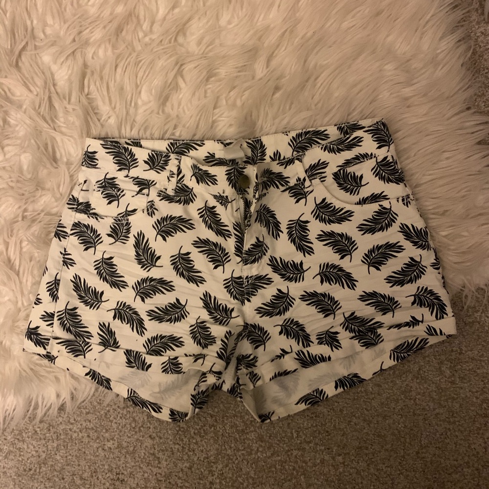 Floral tropical leave shorts